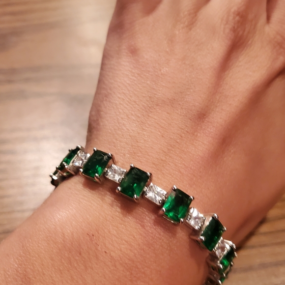 925 Sterling Silver Thailand Bracelet Green Gems - Picture 1 of 8